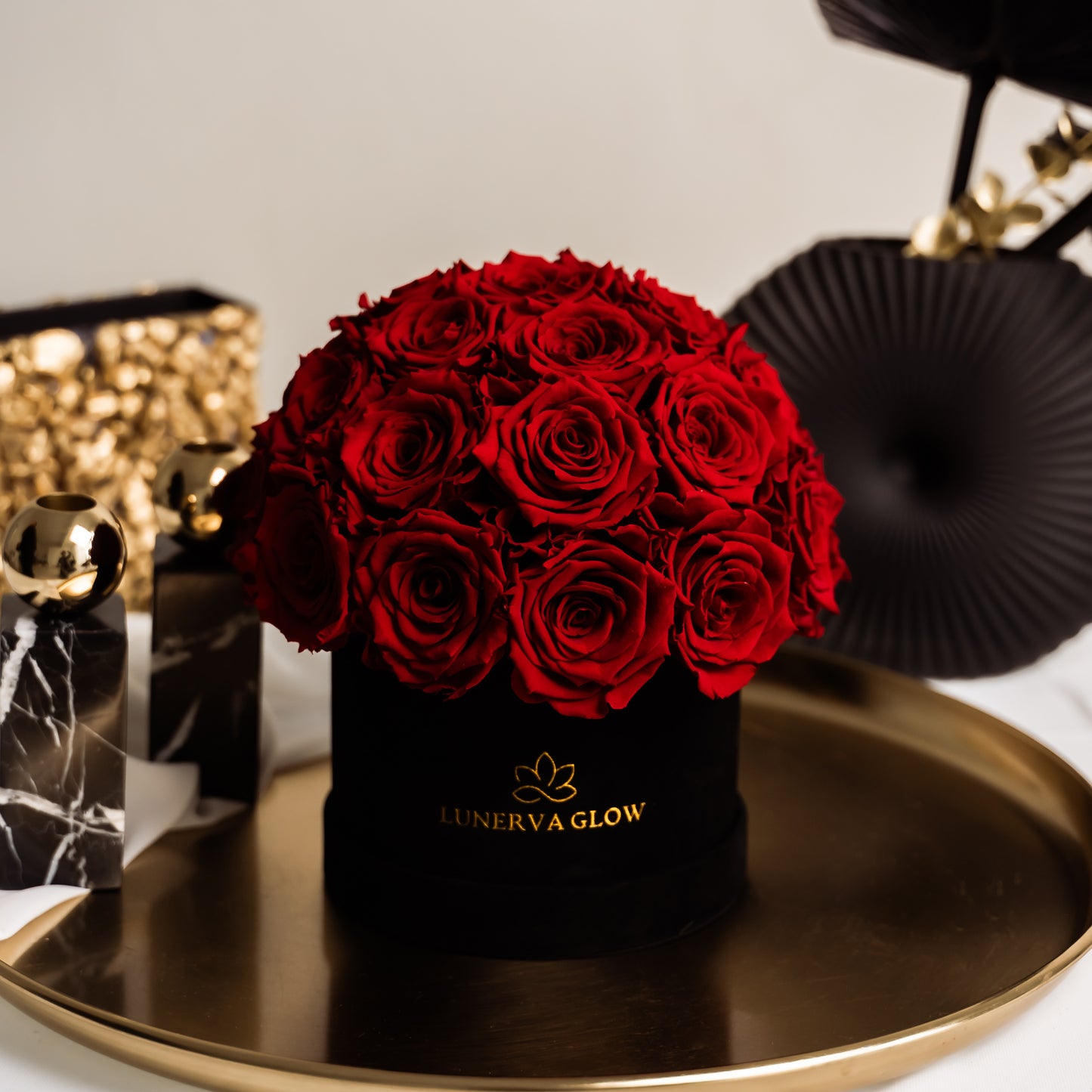 Echte konservierte Rosen,  die Jahrelang blühen. Rote haltbare Rosen in Mushroom Optik | Lunerva Glow 