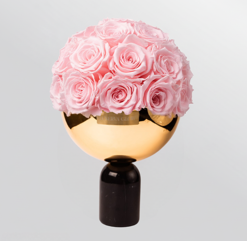Schwarze Bowl Marmor Vase mit Bridalpink haltbare Rosen.