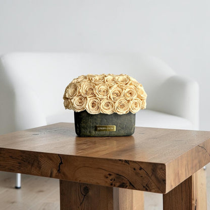 Black-Gold Oval Vase|Nude