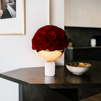 Weisse Marmor Bowl mit Royal Red infinity Rosen | LUNERVA GLOW 