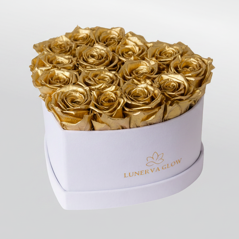 Weiße Herzbox aus Samt mit echten haltbaren Rosen in Gold.  Rosen, die Jahre halten | Lunerva Glow 