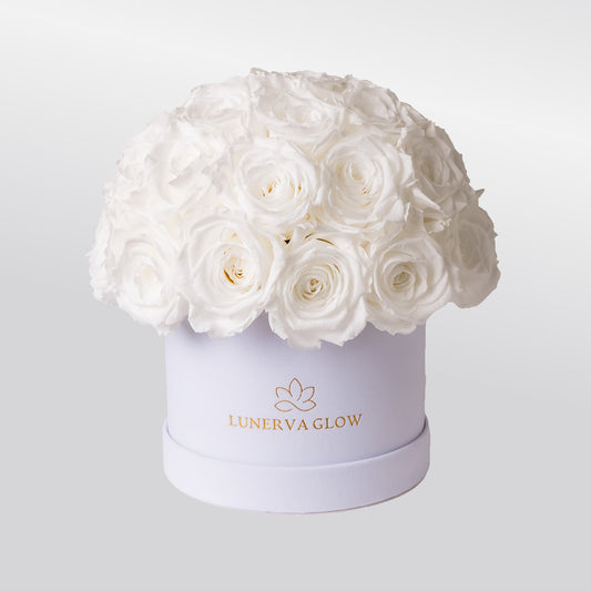 Weiße konservierte Rosen Arrangement als elegante Decoartikel | LUNERVA GLOW 
