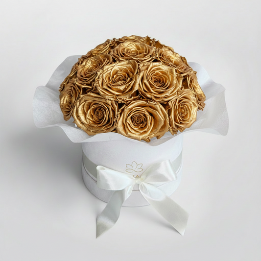 Weisee Runde Splendid Infinity Blumenbox mit weisse konservierten Rosen | LUNERVA GLOW 