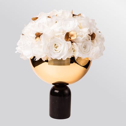 Moderne Bowl Vase aus Marmor und goldene Metallschale mit konservierten Blumen Mix als elegantes Deco - LUNERVA GLOW 
