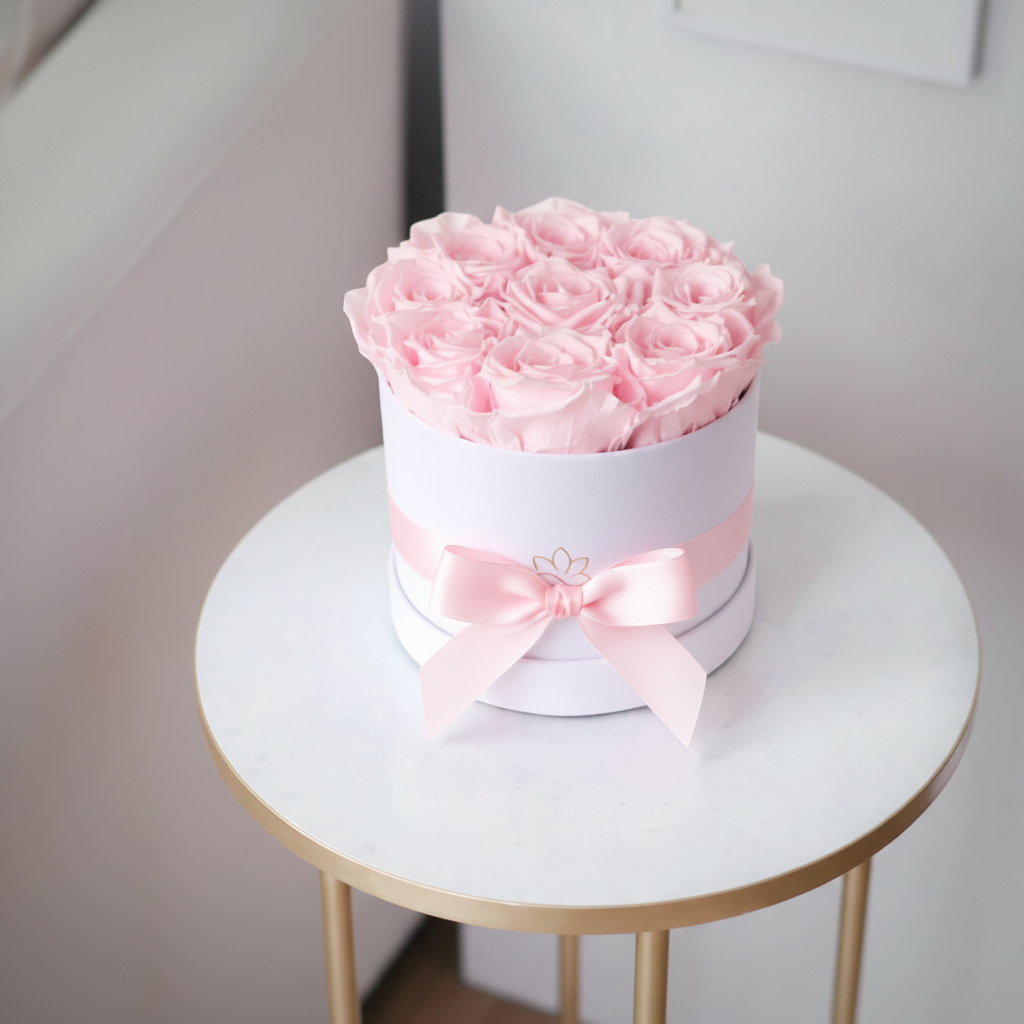Infinity runde Blumenbox mit echten ewigen Rosen in Bridalpink | Lunerva Glow 